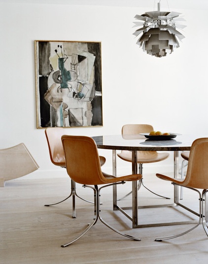 Eclectic Matchups: 10 Round Dining Tables With Chairs