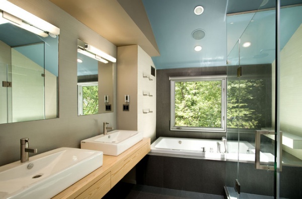 Contemporary Bathroom by KUBE architecture