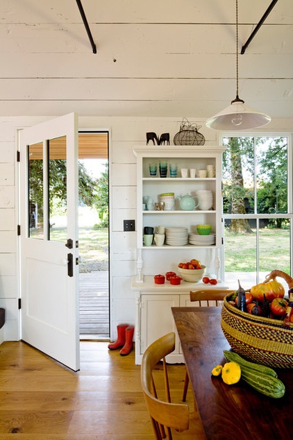 12 Farmhouse Touches That Bring Homeyness to a Kitchen