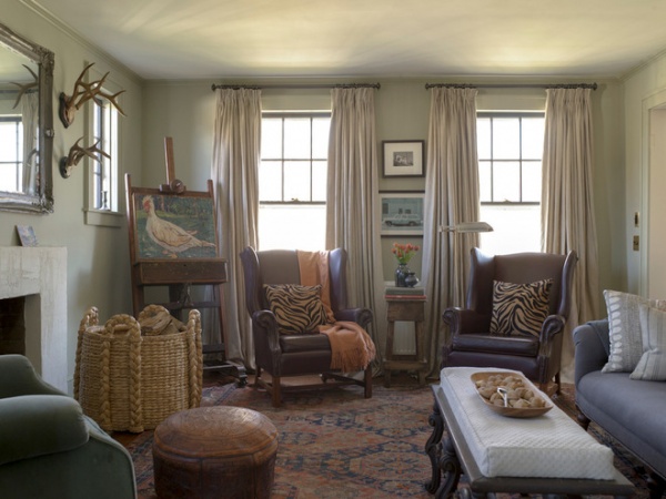 Farmhouse Living Room by Rafe Churchill: Traditional Houses