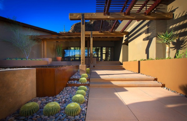 Contemporary Landscape by Bianchi Design