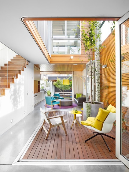 Houzz Tour: Easy, Breezy Home Lets the Light Shine In