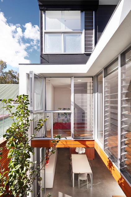 Houzz Tour: Easy, Breezy Home Lets the Light Shine In