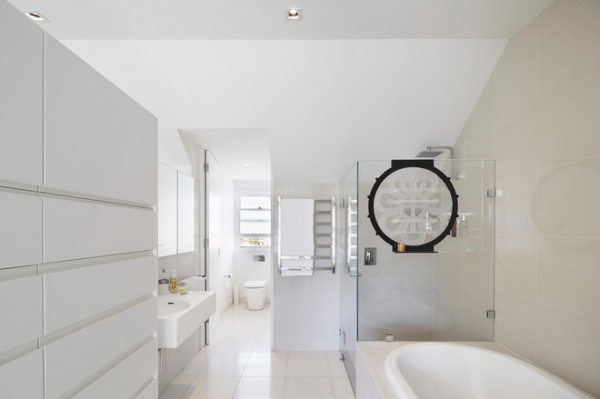 Contemporary Bathroom by elaine richardson architect