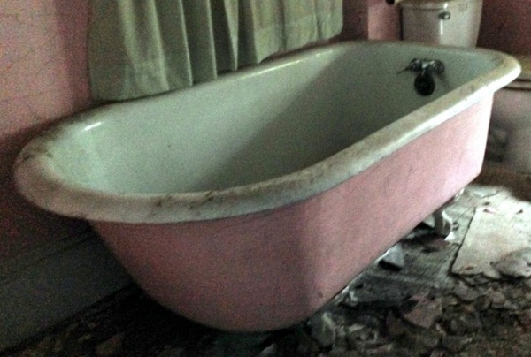 How to Get a Claw-Foot Tub for Your Bathroom