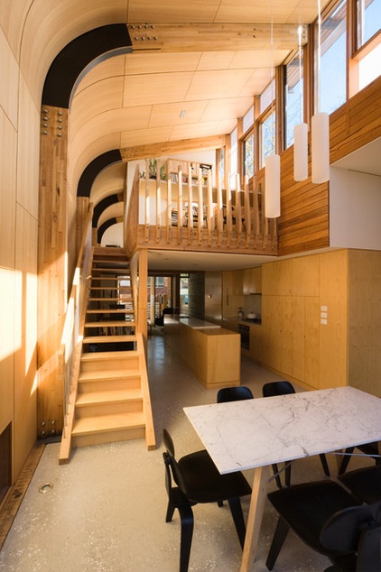 Houzz Tour: A Sun-Soaked Solution for a Narrow Site