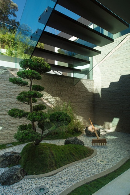 Asian Landscape by Whipple Russell Architects