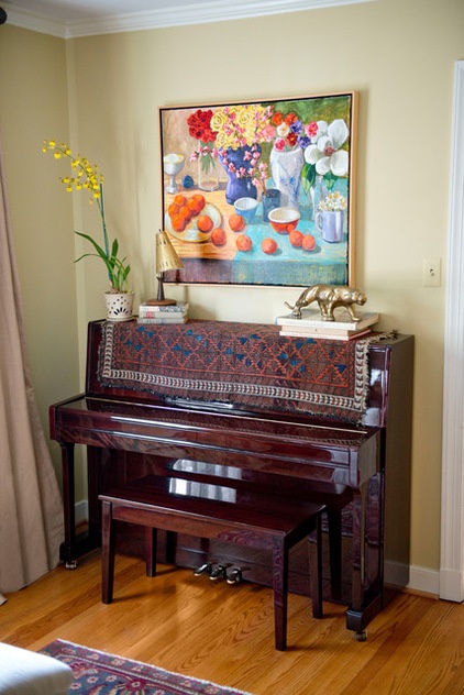 Eclectic Living Room by Lesley Glotzl