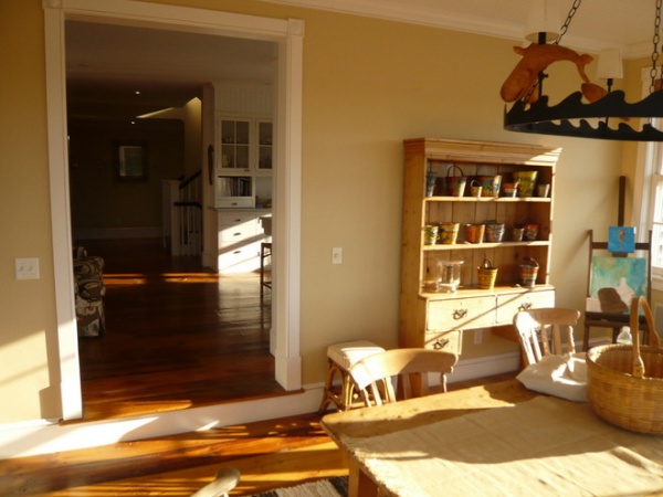 Houzz Tour: Taking the "Ye Olde" Out of a Nantucket Shingle Style Home