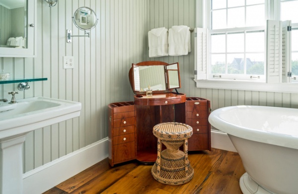 Beach Style Bathroom by Stedila Design