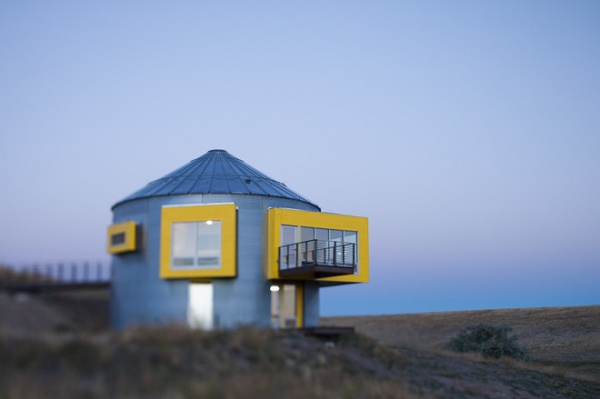 Houzz Tour: Prairie Grain Bin Turned Bucolic Retirement Home