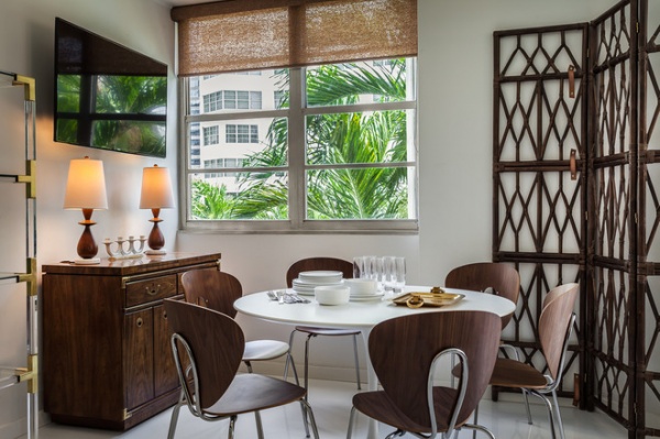 Tropical Dining Room by Lourdes Gabriela Interiors