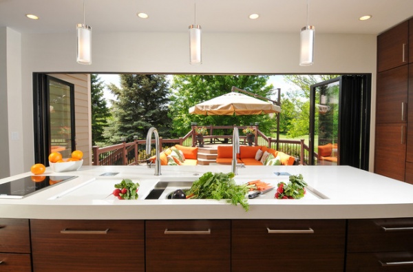 Contemporary Kitchen by The Kitchen Studio of Glen Ellyn