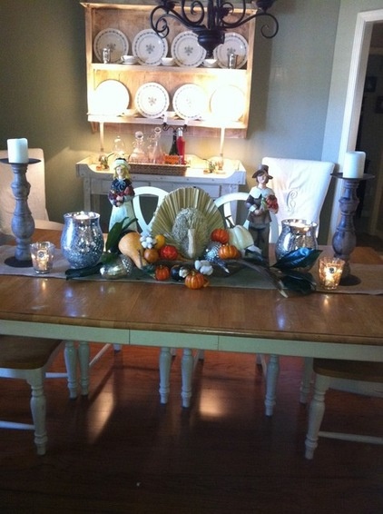 Traditional Dining Room Thanksgiving Tablescape