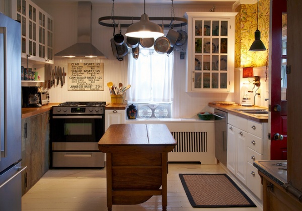 Beach Style Kitchen by Ken Gutmaker Architectural Photography