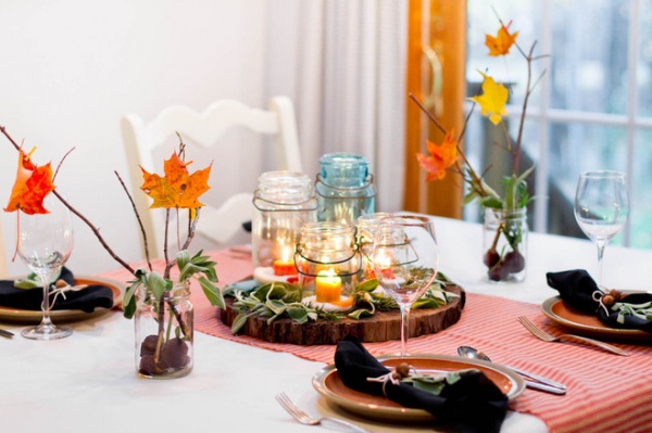 One Table, Two Holiday Settings