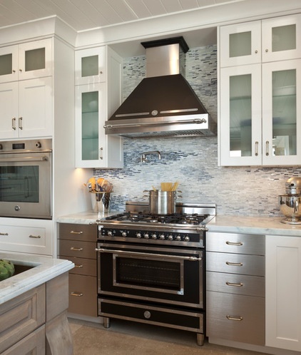 Transitional Kitchen by Sinclair Associates Architects