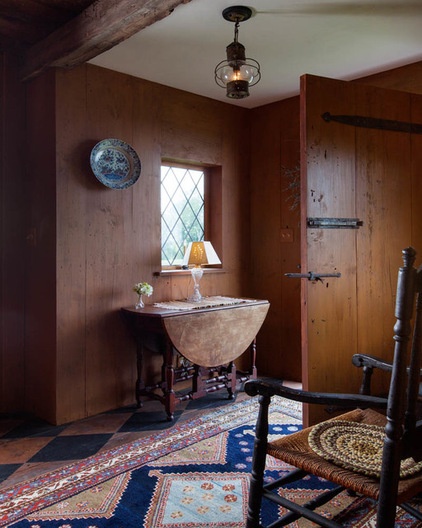 Houzz Tour: Recalling the Pilgrims in a 350-Year-Old Home