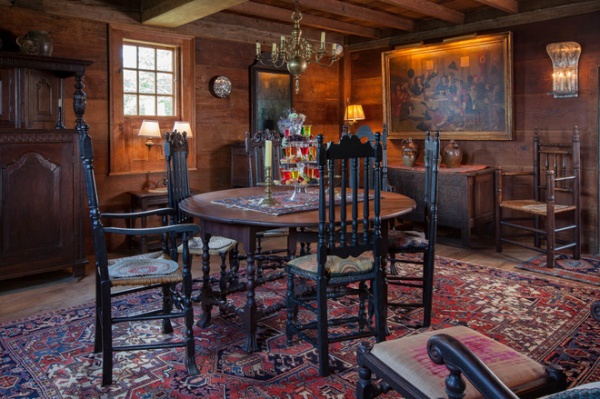 Houzz Tour: Recalling the Pilgrims in a 350-Year-Old Home