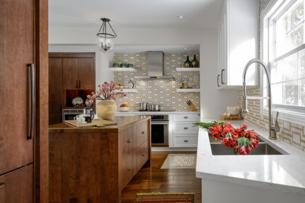 Kitchen of the Week: A Hardworking Island in a Timeless Space