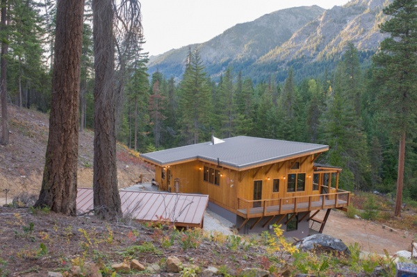 Houzz Tour: Off the Grid in the Remote Washington Wilderness