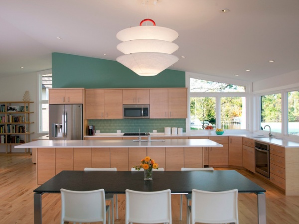 Contemporary Kitchen by TreHus Architects+Interior Designers+Builders