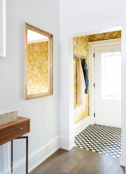 7 Keep-Tidy Tips for Compact Entryways