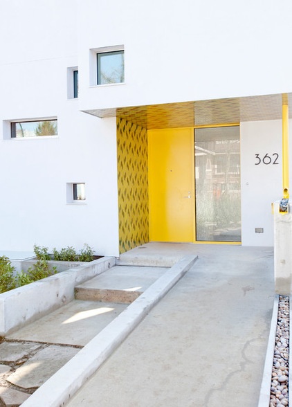 Houzz Tour: Innovative Home Reunites Generations Under One Roof