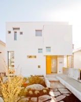 Houzz Tour: Innovative Home Reunites Generations Under One Roof