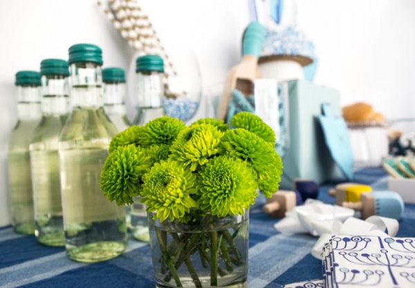 A Fresh and Fun Hanukkah Dessert Table and Wrapping Station