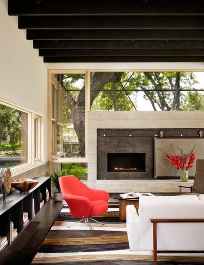 Houzz Tour: Limits Bring Out the Best in a Modern Lakeside Home