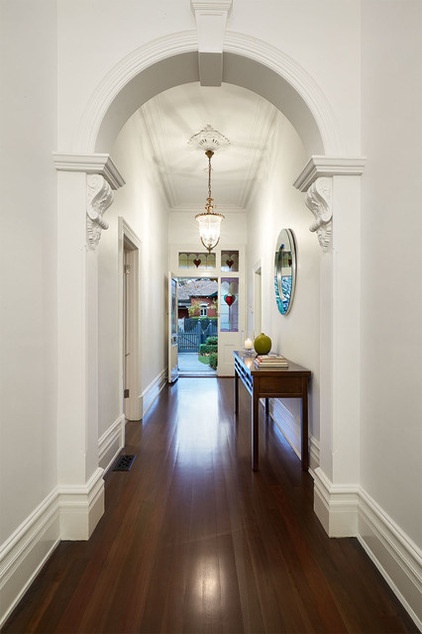 Traditional Entry by LSA Architects