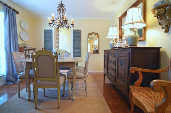 Traditional Dining Room by Sarah Greenman