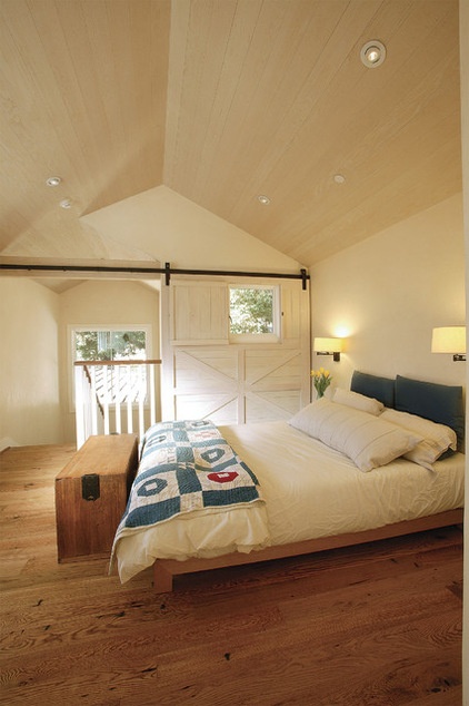 Farmhouse Bedroom by Justin Pauly Architects