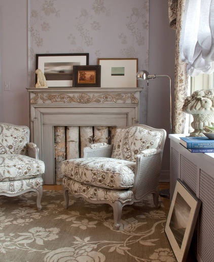 Traditional Bedroom by Elizabeth Drake of Drake Interiors Limited