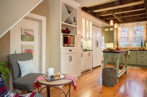 Farmhouse Kitchen by New England Design Elements