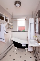 Room of the Day: Classic Black and White for a Victorian Bathroom