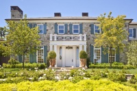 Houzz Tour: Layered Look Adds a Fresh Sense of Style