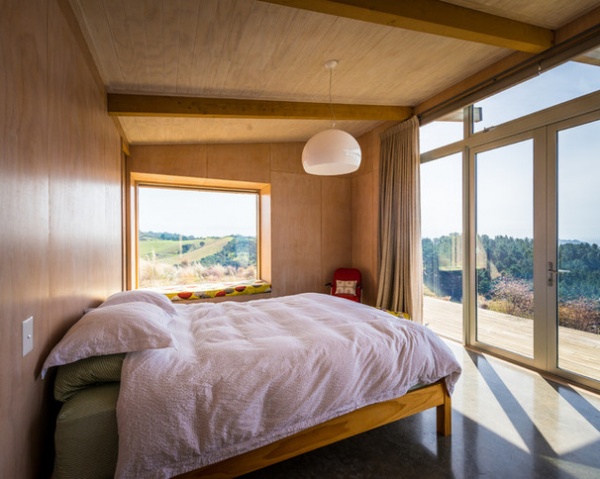 Contemporary Bedroom by Charissa Snijders Architect