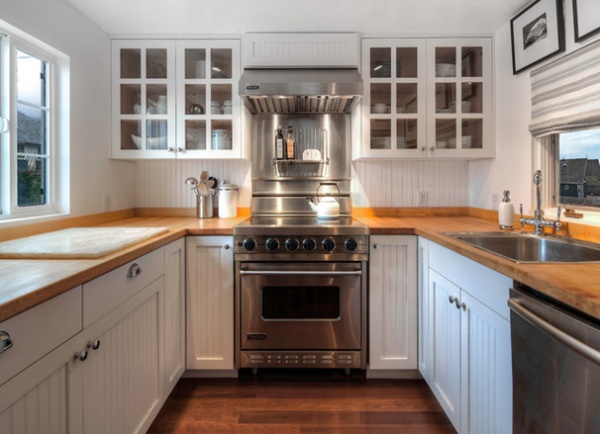 Beach Style Kitchen by Hyde Evans Design