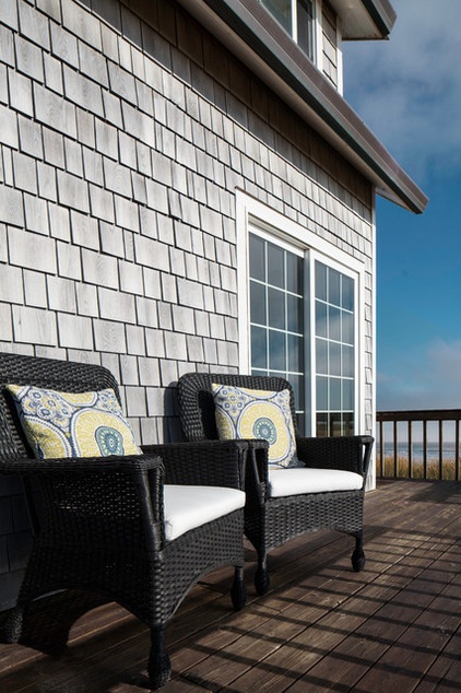 Beach Style Deck by Hyde Evans Design