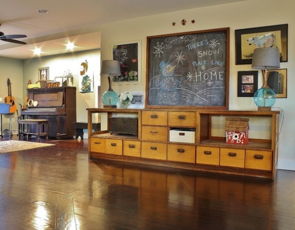 Farmhouse Family Room by Kimberley Bryan