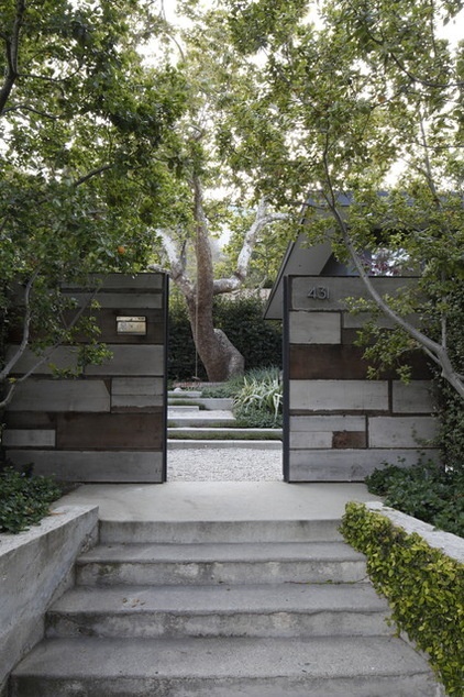 Midcentury Landscape by MTLA- Mark Tessier Landscape Architecture