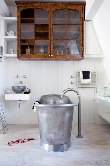 Contemporary Bathroom by Chris Dyson Architects