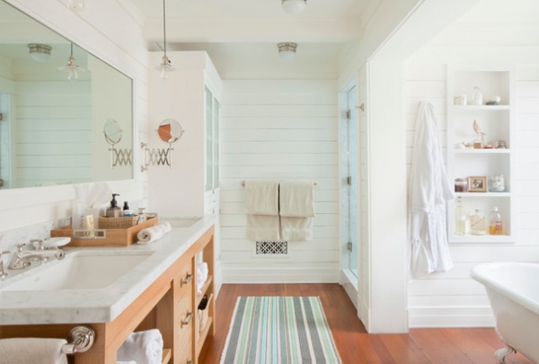 Beach Style Bathroom by Evens Architects