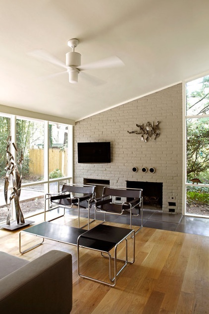 Midcentury Living Room by KUBE architecture