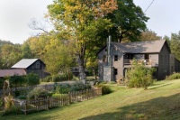 Houzz Tour: Farmhouse Retreat With a Sophisticated Edge