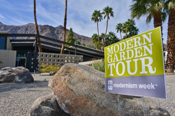 Fans of Midcentury Modernism Head to Palm Springs