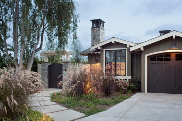 Farmhouse Entry by Anne Sneed Architectural Interiors