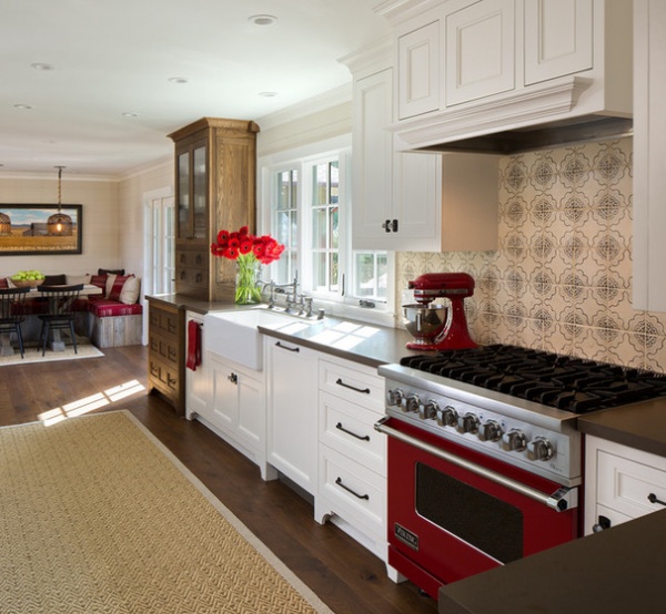 Farmhouse Kitchen by Anne Sneed Architectural Interiors